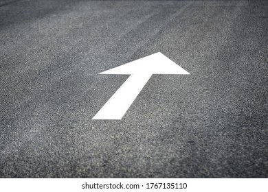 85,258 Road marking arrow Images, Stock Photos & Vectors | Shutterstock