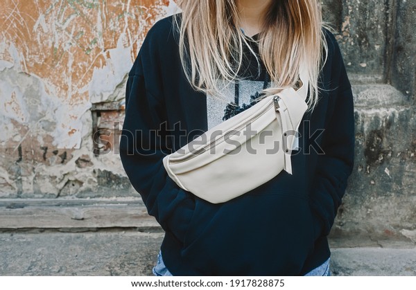 White banana bag. Leather Sling\
Purse Bum Bag Leather. While most fanny pack have singular styles\
of use, this convertible fanny pack has multiple styles of use.\
