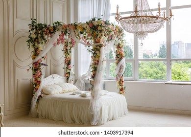 Four Poster Bed Images Stock Photos Vectors Shutterstock