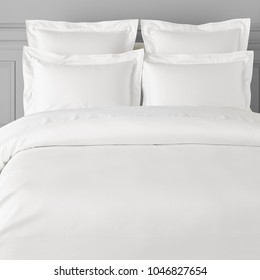 White Bed Sheets And Pillows