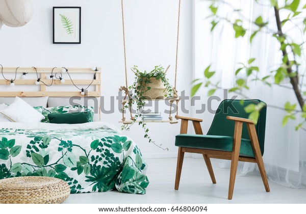 White Bedroom Kale Green Armchair Pouf Stockfoto Jetzt