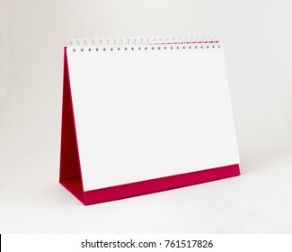 White blank paper desk spiral calendar.
