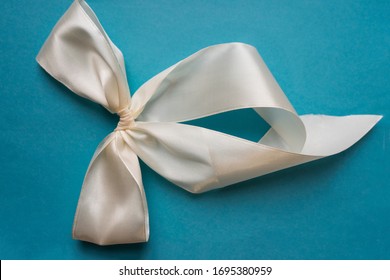 Free Free 195 White Tiffany Bow Svg SVG PNG EPS DXF File