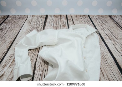 Imagenes Fotos De Stock Y Vectores Sobre Clothes Thrown