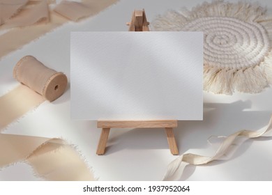 White Card Mockup 5x3,5 On Easel