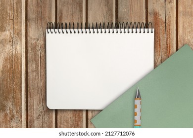 A White Card On Office Desk. Year Highlights Concept.