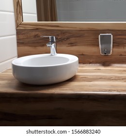 white ceramic sink in the bathroom