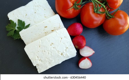 White Cheese With Tomatoes 