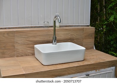 White Clean Outdoor Sink With No Water Flow