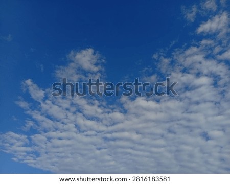 white cloud in the blue sky