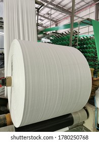 white color polypropylene woven fabric roll manufacturing on circular weaving loom