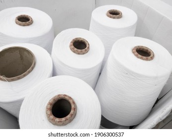 White Cotton Yarn For Knitting On Knitting Machines.