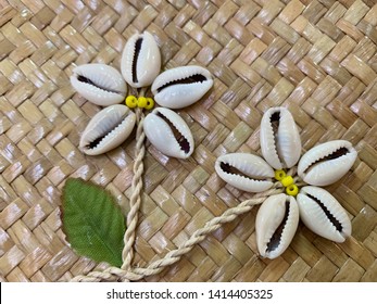 White Cowry Shells Were Stitched As Flowers On Water Hyacinth Hand Bag