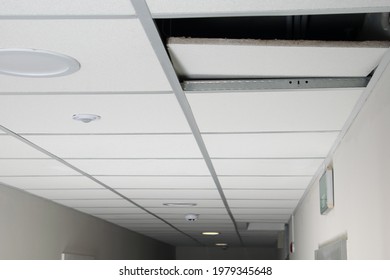 White False Ceiling With Open Hole