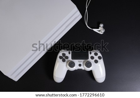 White game console and controller