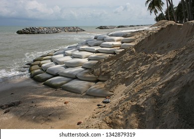 White Geo Tubes Sand Bag Used Stock Photo 1342879319 | Shutterstock