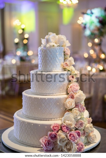 Gateau De Mariage Indien Blanc Et Photo De Stock Modifiable