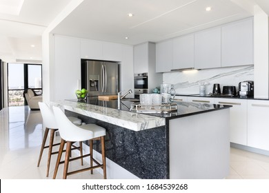 White And Grey Modern Kitchen 