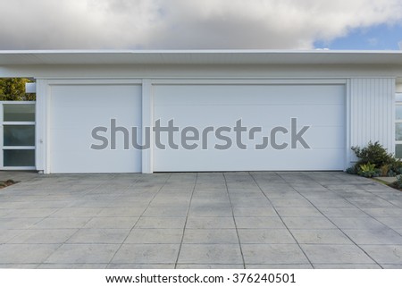 White House 3 Car Garage Stock Photo Edit Now 376240501