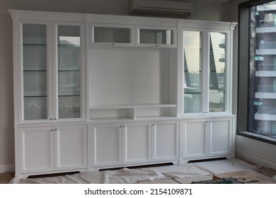 
White Lacquer Painted Frame Cover Tv Unit