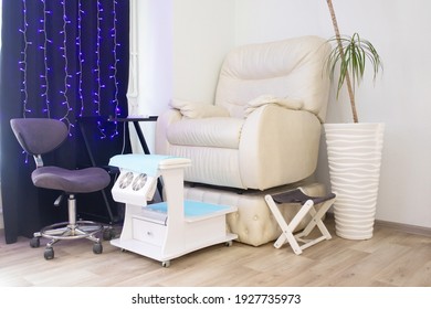 1,018 Cosmetic table white leather Images, Stock Photos & Vectors ...