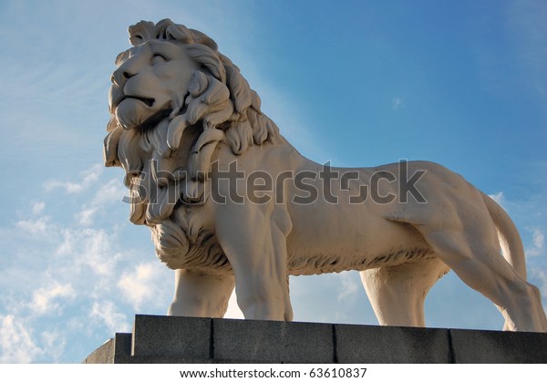 White Lion Statue On Westminster Bridge Stock Photo Edit Now