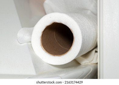 White Microfiber Cloth For Cleaning In Roll.