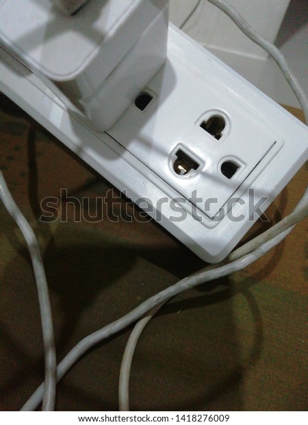 white old background charge\
line