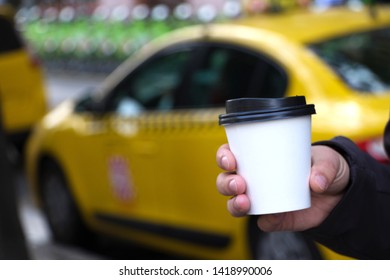Метро шоссе такси кофе. Coffee in Taxi.