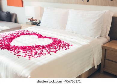 Rose Petals On Bed Hd Stock Images Shutterstock