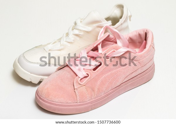 pink sports shoes for ladies