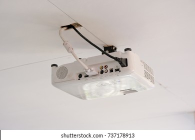 781 Overhead projector Stock Photos, Images & Photography | Shutterstock