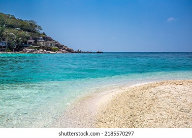 White sand beach, clear water sea with blue sky and turquoise water at Koh Nang Yuan island, located near Koh Tao ,suratthani, Thailand
