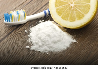 White Teeth With Lemon And Baking Soda 