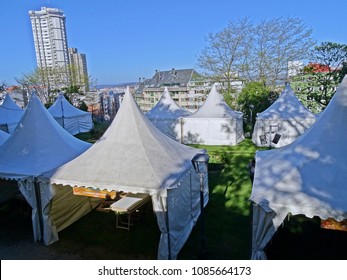 White tents in a public park
Coruña, Galicia, Spain
05/04/2018