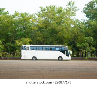 White Tour Or Private Charter Bus