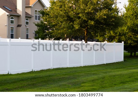 white vinyl fence outdoor backyard home private green
