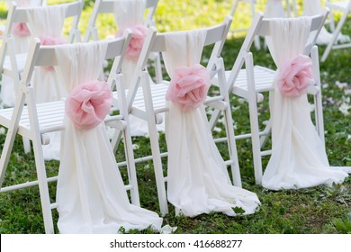 White Wedding Chairs For The Ceremony