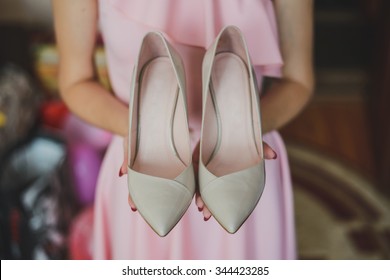 White Wedding shoes on the gatherings of the bride