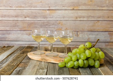 White Wine Flight With Grapes