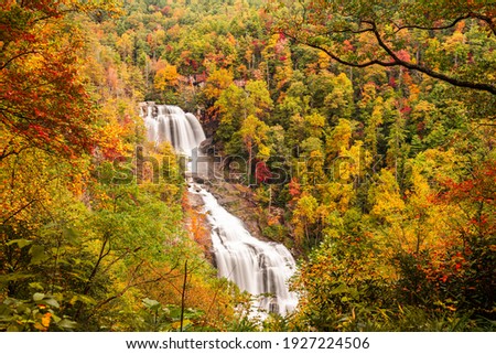 Whitewater Falls, North Carolina, USA in the autumn season.