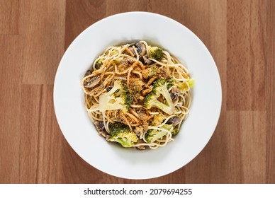 Whole Grain Pasta With Cream Sauce, Breadcrumbs, Brocoli And Mushrooms