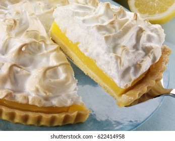 Whole Lemon Meringue Pie Cut Slice Stock Photo 622414958 | Shutterstock