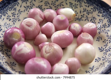 Whole Peeled Raw Pearl Onions In Bowl