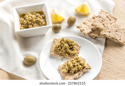 Wholegrain Crackers With Olive Tapenade