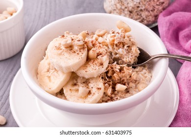  Wholesome Breakfast Of Peanut Butter Banana Oatmeal. Healthy Breakfast. 