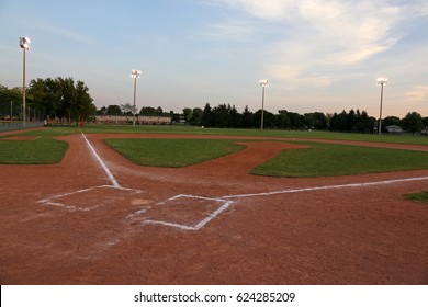 12,186 Softball field Images, Stock Photos & Vectors | Shutterstock