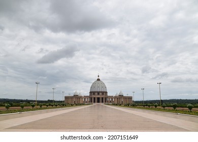 wide view of Yammasoukro basilica in ivory Coast  - Shutterstock ID 2207151649
