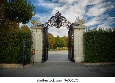 Wien, Gates to Belvedere