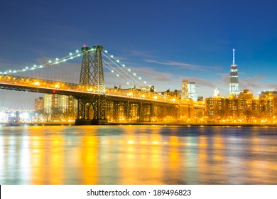 Williamsburg Bridge with Newyork mid town at dusk